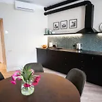 At Center Apartment