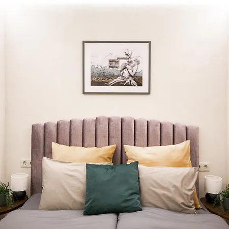 Apartment At Center *