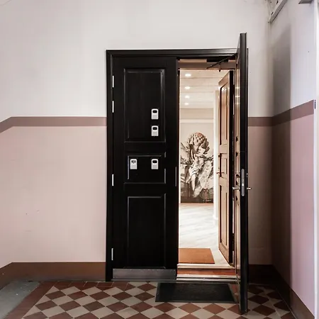 At Center タルトゥ