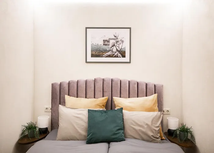 Apartment At Center *