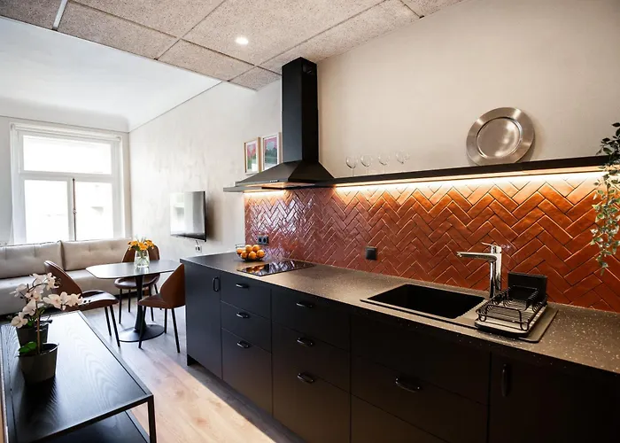 Apartment At Center *