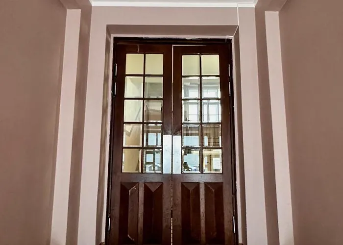 Apartment At Center *